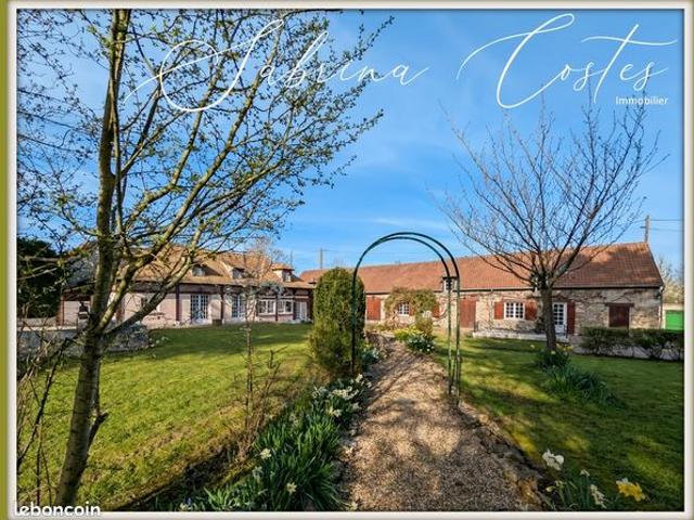 Maison 11 pièces 320 m²