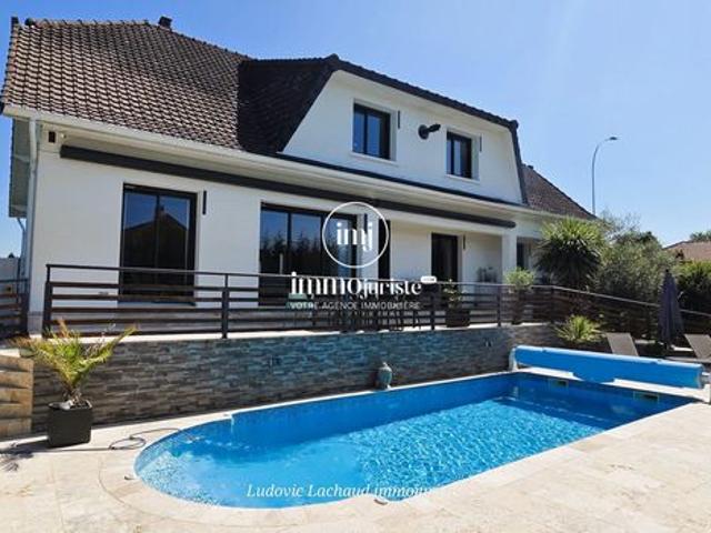 Maison 11 pièces 321 m²