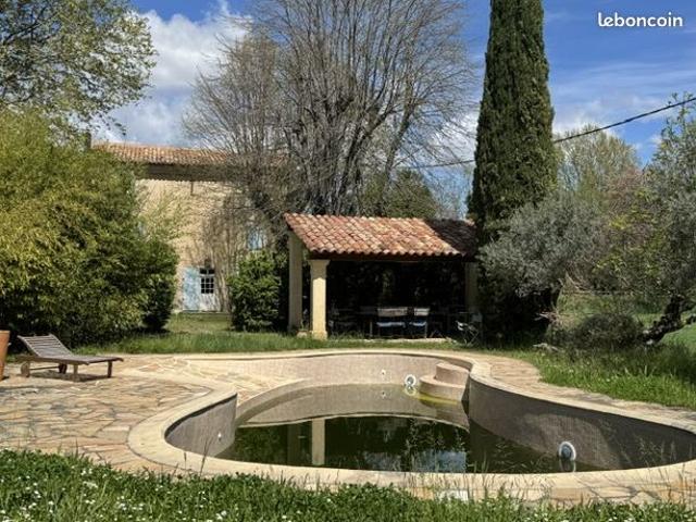 Maison 11 pièces 321 m²