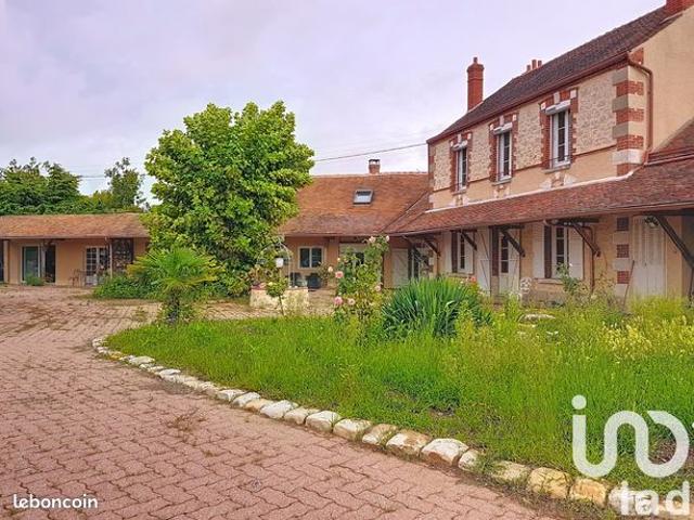 Maison 11 pièces 327 m²