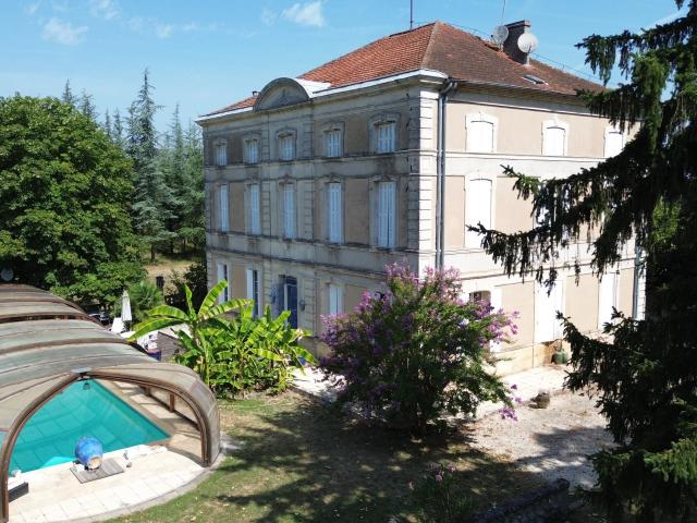 Maison 11 pièces 324 m²
