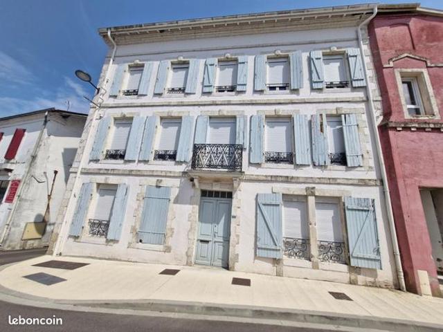 Maison 11 pièces 324 m²