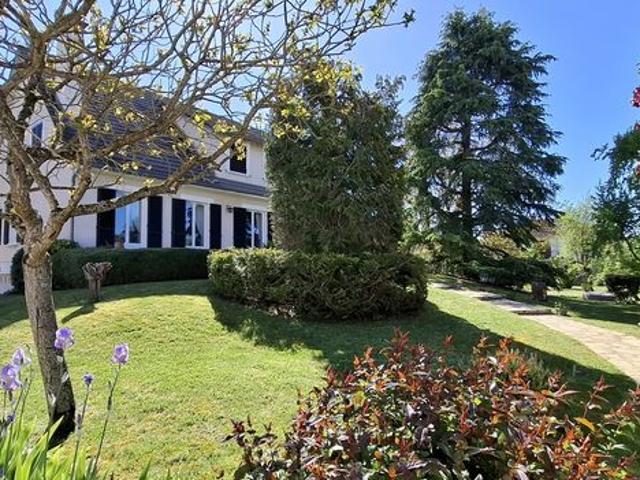Maison 11 pièces 324 m²
