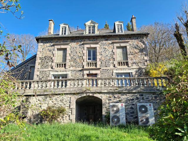 Maison 11 pièces 326 m²