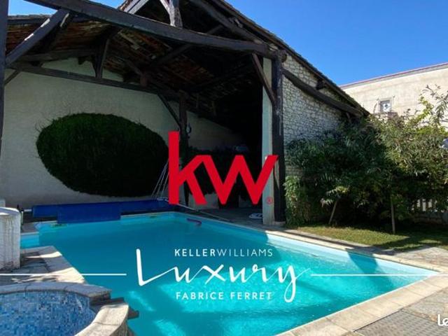 Maison 11 pièces 326 m²