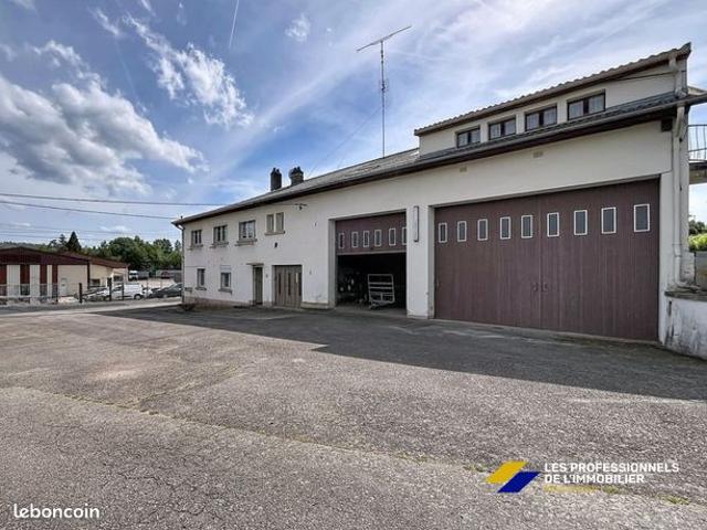 Maison 11 pièces 328 m²