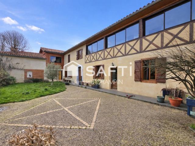Maison 11 pièces 329 m²