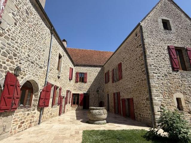 Maison 11 pièces 333 m²