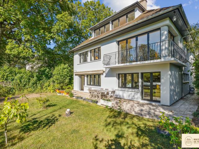 Maison 11 pièces 330 m²
