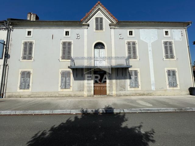 Maison 11 pièces 330 m²