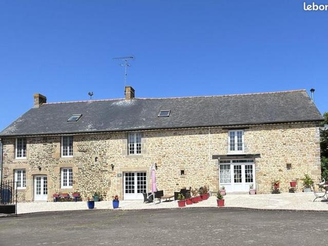 Maison 11 pièces 330 m²