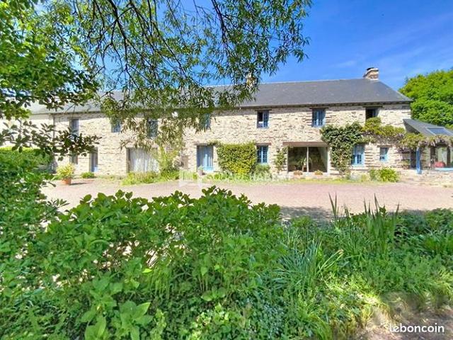 Maison 11 pièces 331 m²