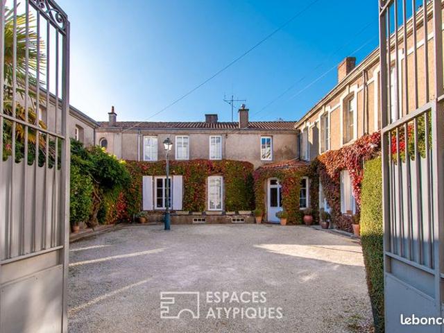 Maison 11 pièces 338 m²