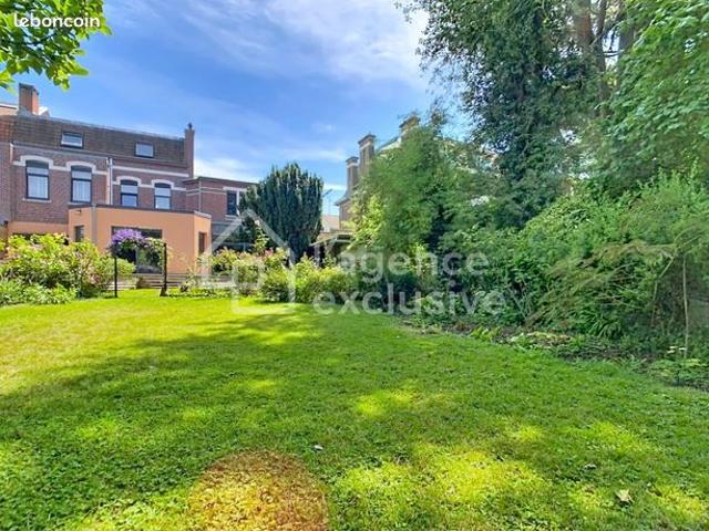 Maison 11 pièces 338 m²