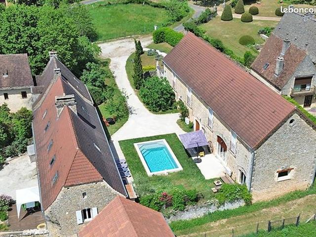 Maison 11 pièces 440 m²