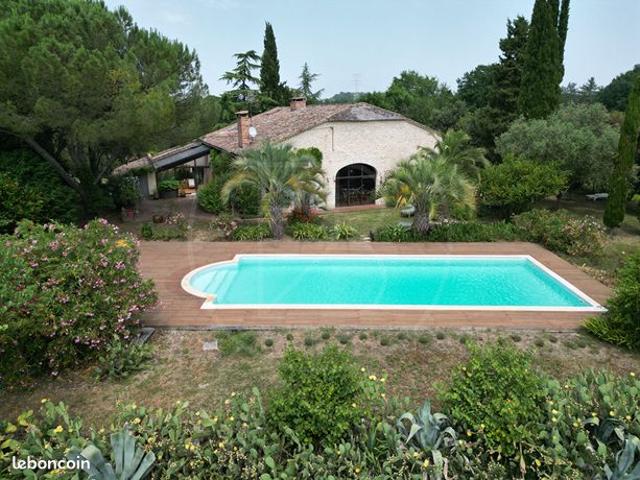 Maison 11 pièces 449 m²