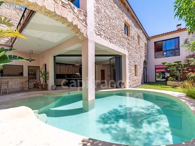 Maison 11 pièces 450 m²