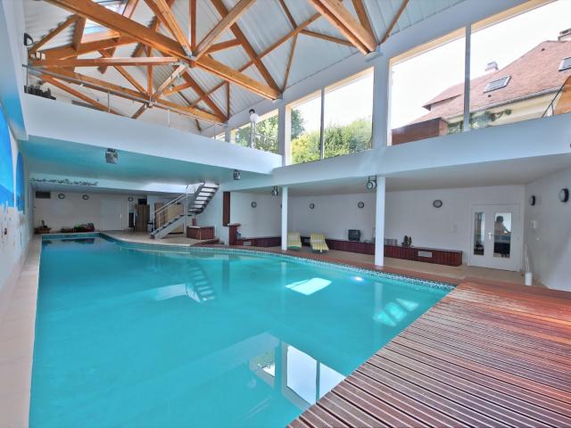 Maison 11 pièces 465 m²