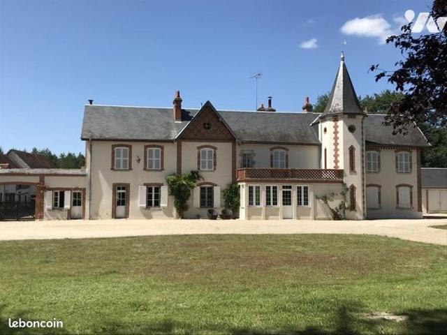 Maison 11 pièces 468 m²