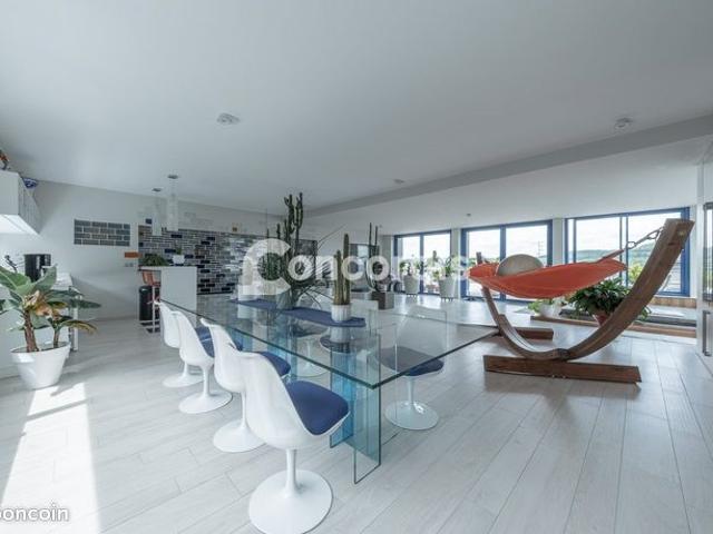 Maison 11 pièces 475 m²