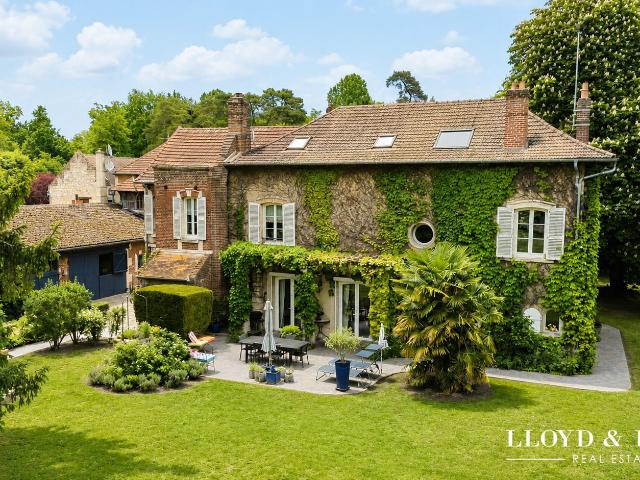Maison 11 pièces 480 m²