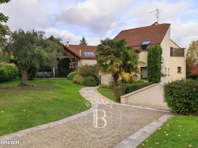 Maison 11 pièces 482 m²