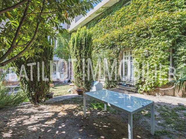 Maison 11 pièces 488 m²