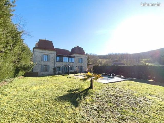 Maison 11 pièces 400 m²