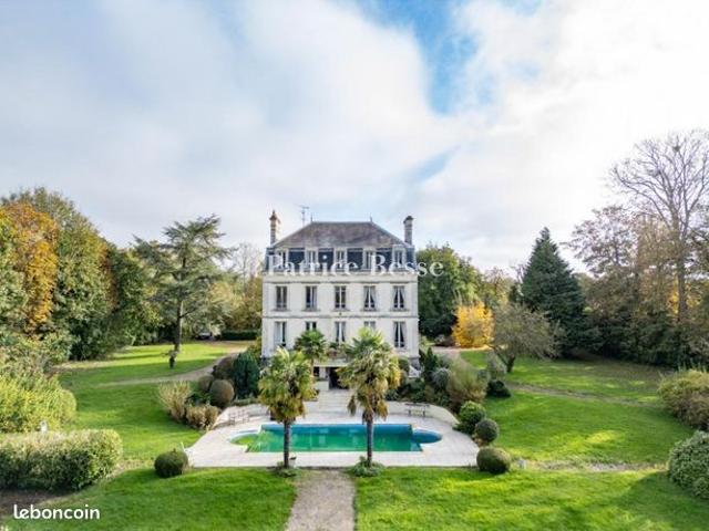 Maison 11 pièces 400 m²