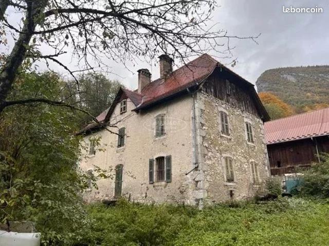 Maison 11 pièces 405 m²