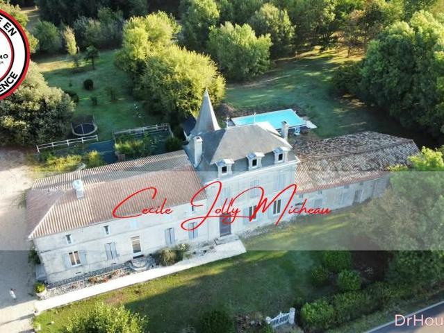 Maison 11 pièces 410 m²