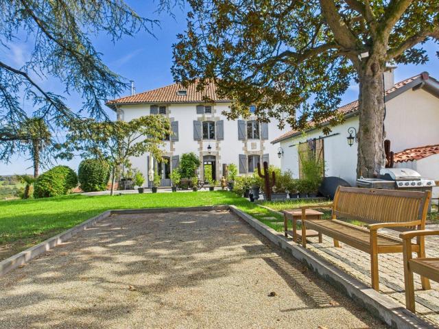 Maison 11 pièces 410 m²