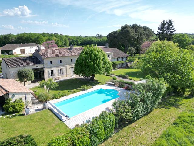 Maison 11 pièces 420 m²