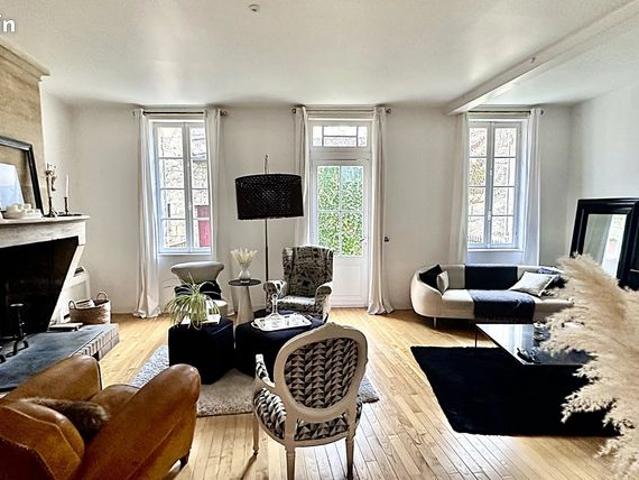 Maison 11 pièces 433 m²