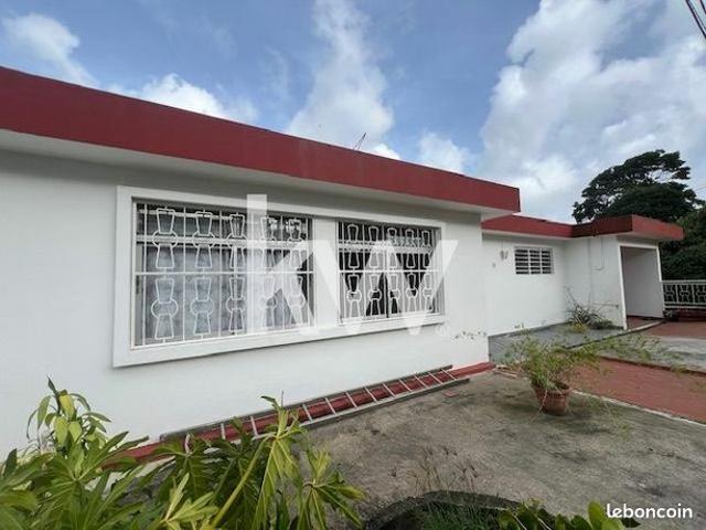 Maison 11 pièces 438 m²