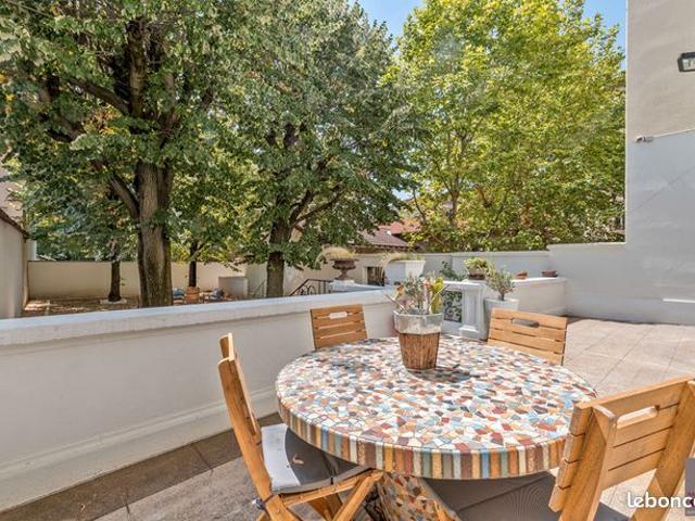 Maison 11 pièces 541 m²