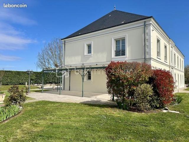 Maison 11 pièces 549 m²