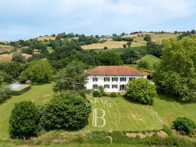 Maison 11 pièces 522 m²