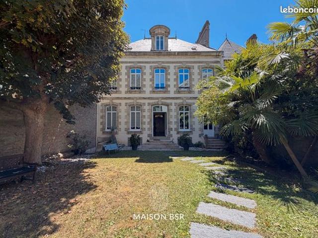 Maison 11 pièces 525 m²