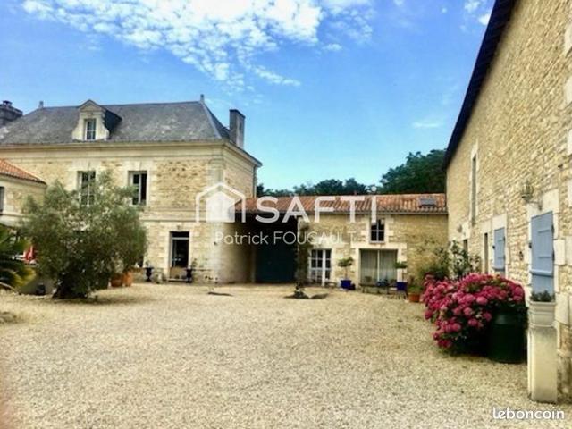 Maison 11 pièces 640 m²