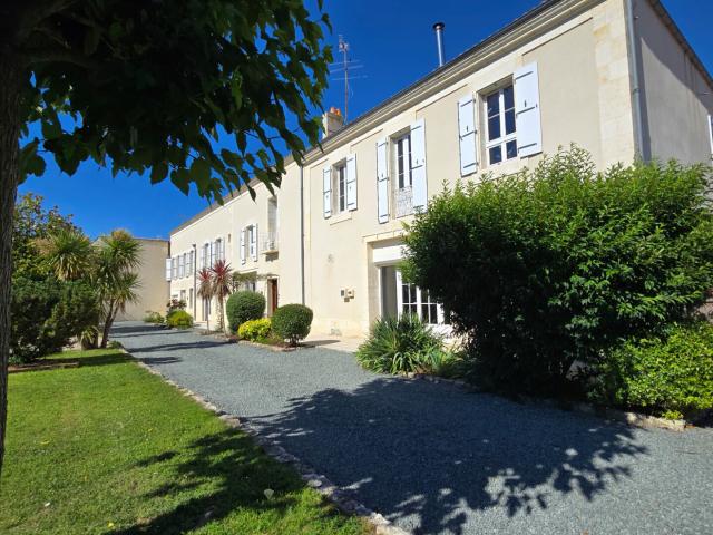 Maison 11 pièces 650 m²