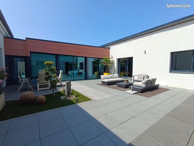Maison 11 pièces 600 m²