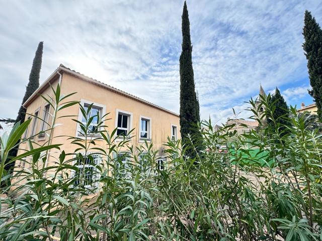 Maison 11 pièces 777 m²