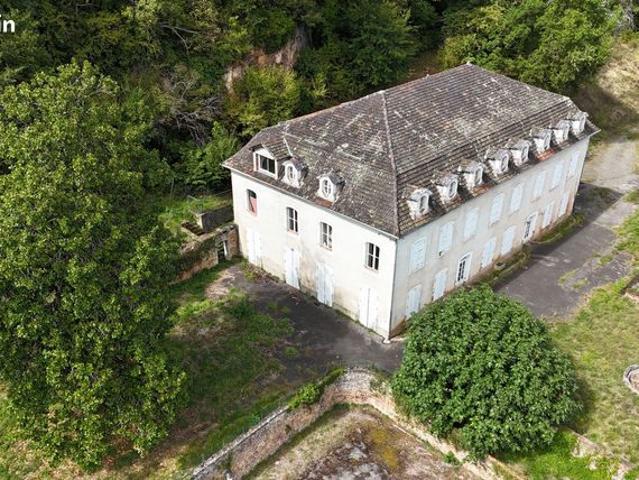 Maison 11 pièces 800 m²