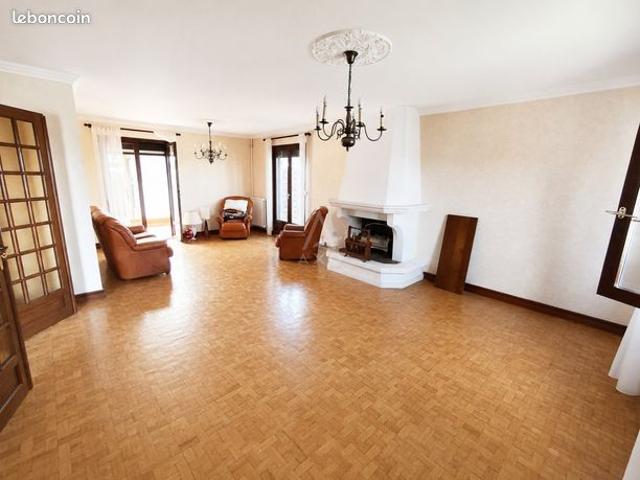 Maison 11 pièces 99 m²