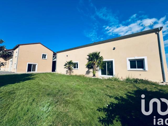 Maison 11 pièces 900 m²