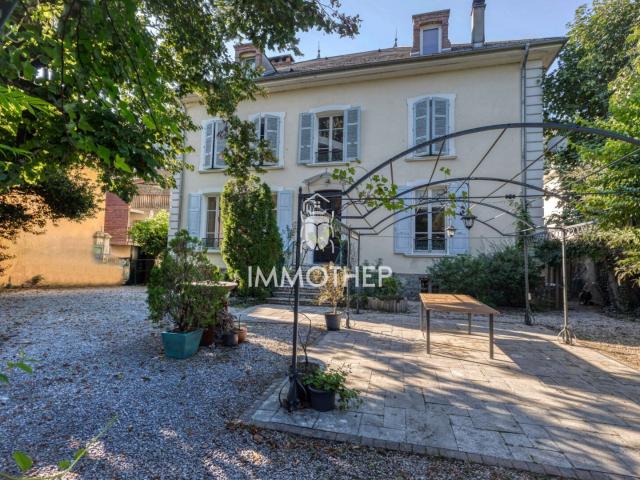 Maison 11P + C 343 m3