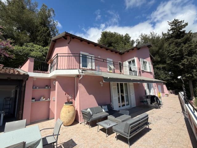 MAISON 125 M2 TERRASSE 150 M2 GARAGE FERME