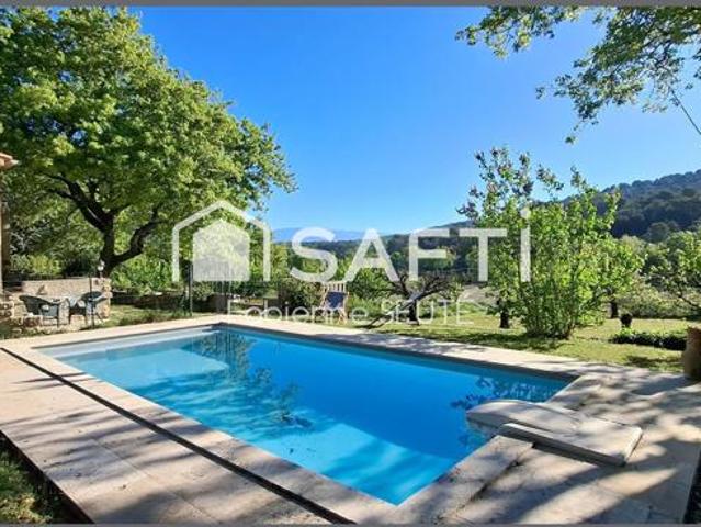 Maison 127 m2 plain pied, terrain 4220 m2, piscine