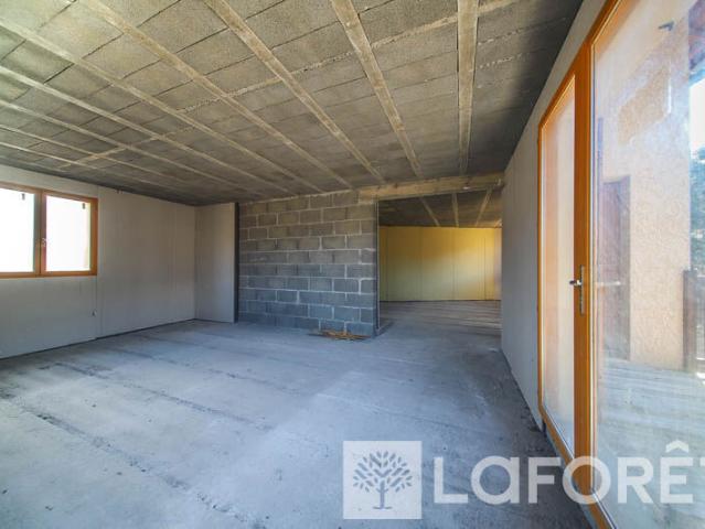 MAISON 120 m² et TERRAIN 1329m² CROTS